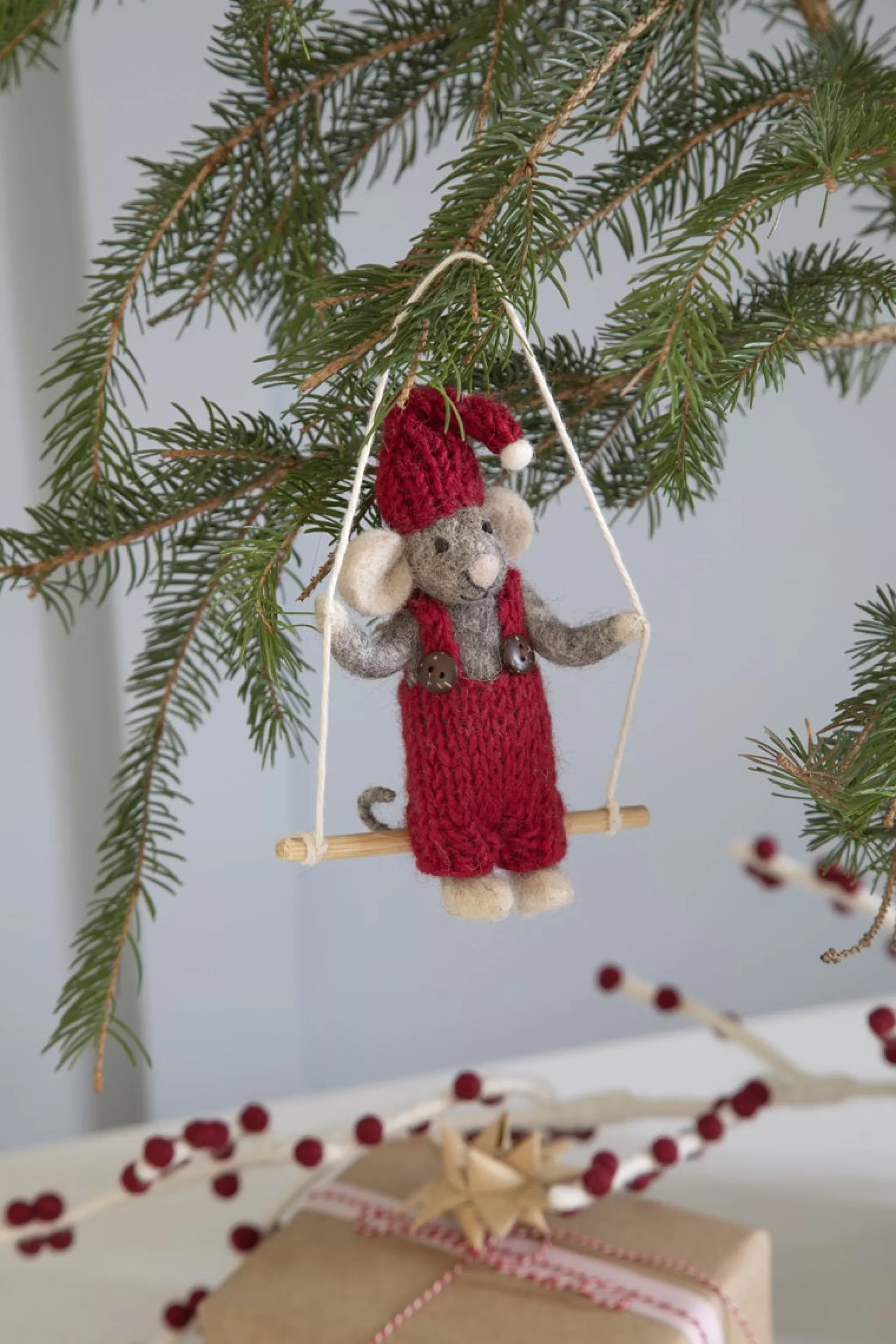 En Gry & Sif Felt Christmas Tree Decoration - Christmas Mouse On Swing