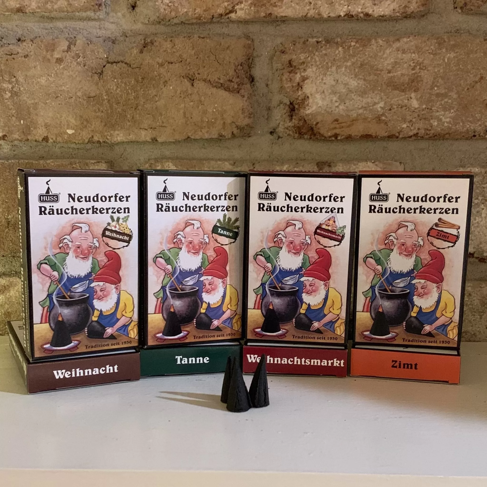 Jürgen Huss Premium Incense Cones (Regular-Sized) - Christmas Memories Sampler (4-Pack)